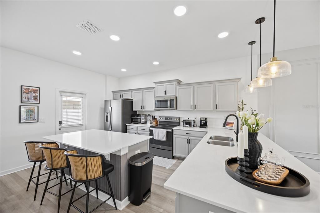 For Rent: $2,800 (3 beds, 2 baths, 1636 Square Feet)