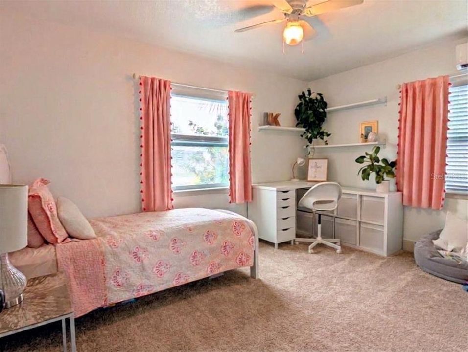 For Sale: $749,900 (4 beds, 2 baths, 1689 Square Feet)