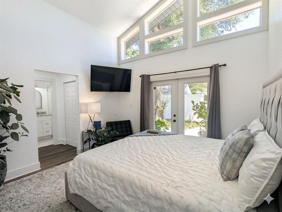 For Sale: $749,900 (4 beds, 2 baths, 1689 Square Feet)