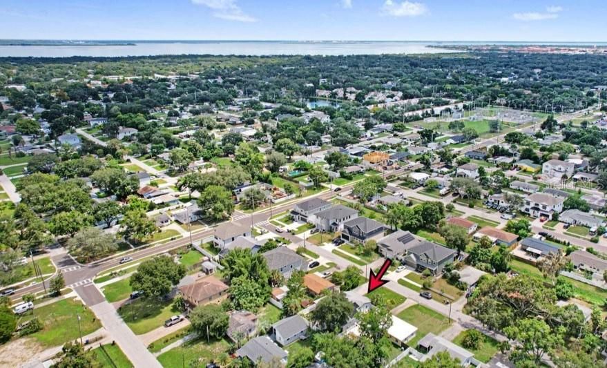 For Sale: $749,900 (4 beds, 2 baths, 1689 Square Feet)