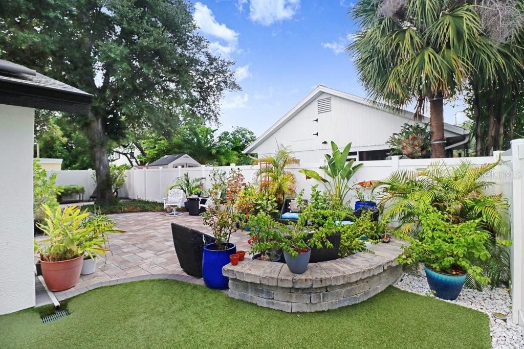 For Sale: $749,900 (4 beds, 2 baths, 1689 Square Feet)