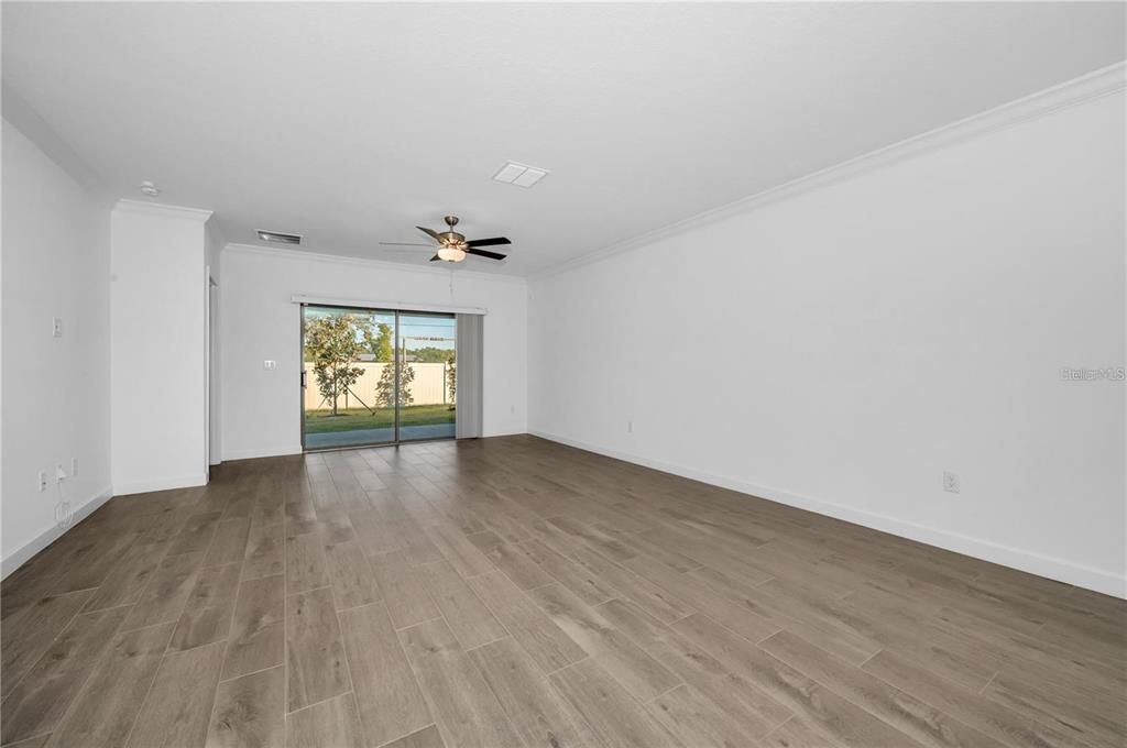 For Rent: $2,200 (2 beds, 2 baths, 1395 Square Feet)