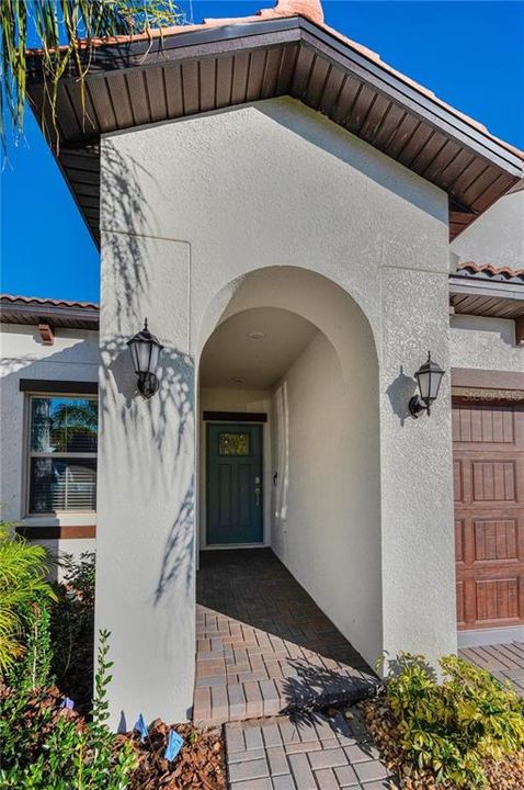 For Rent: $2,200 (2 beds, 2 baths, 1395 Square Feet)