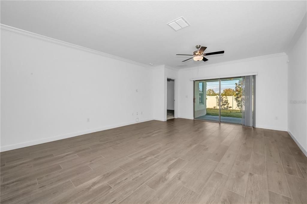 For Rent: $2,200 (2 beds, 2 baths, 1395 Square Feet)