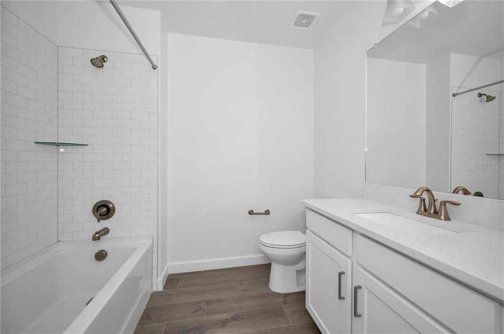 For Rent: $2,200 (2 beds, 2 baths, 1395 Square Feet)