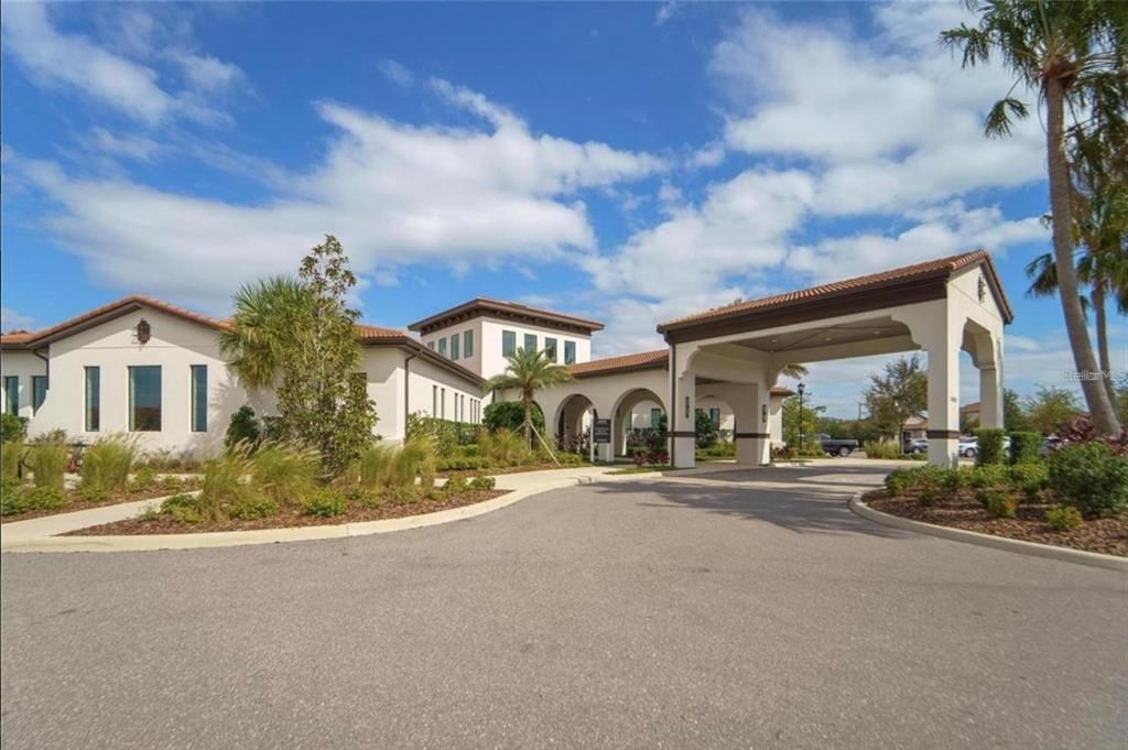 For Rent: $2,200 (2 beds, 2 baths, 1395 Square Feet)