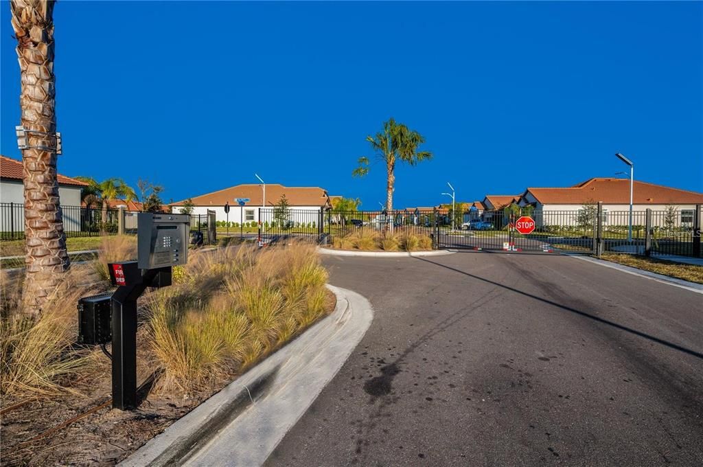 For Rent: $2,200 (2 beds, 2 baths, 1395 Square Feet)