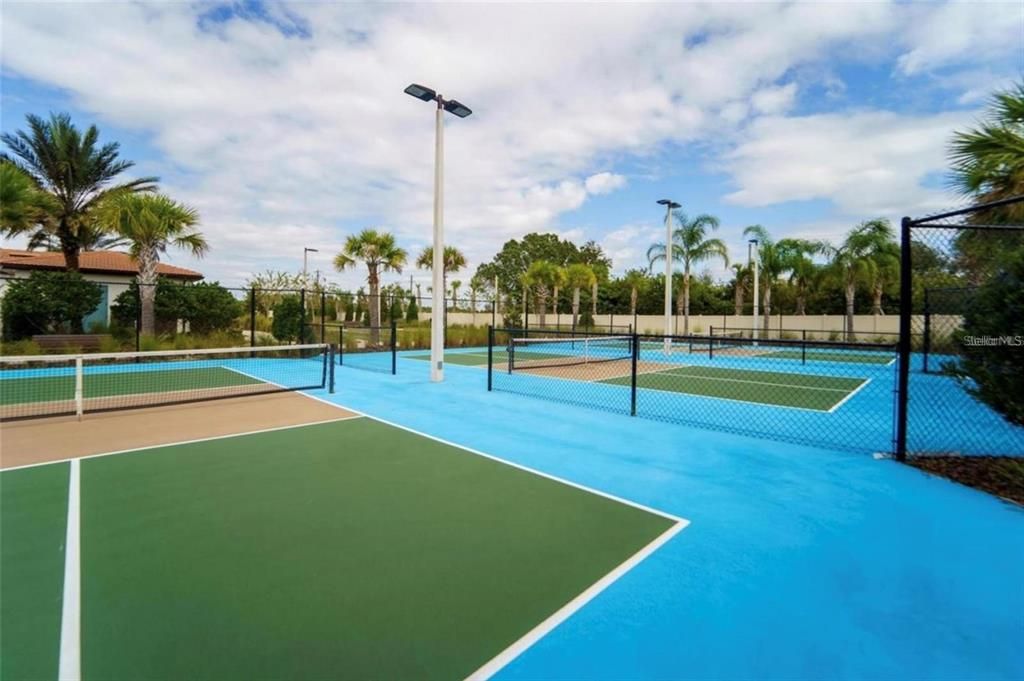 For Rent: $2,200 (2 beds, 2 baths, 1395 Square Feet)