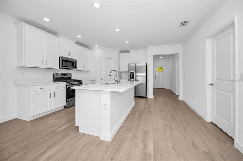 For Rent: $2,200 (2 beds, 2 baths, 1395 Square Feet)