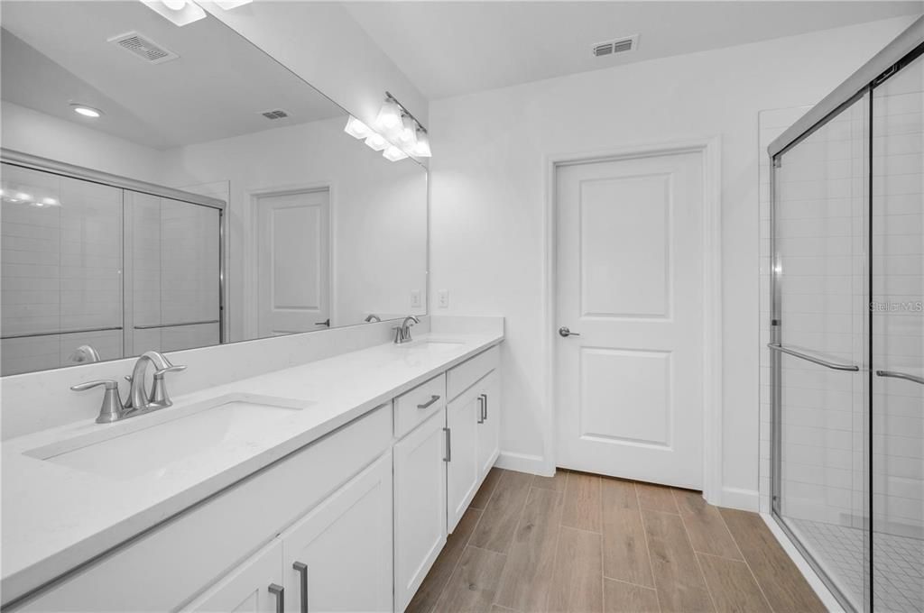 For Rent: $2,200 (2 beds, 2 baths, 1395 Square Feet)