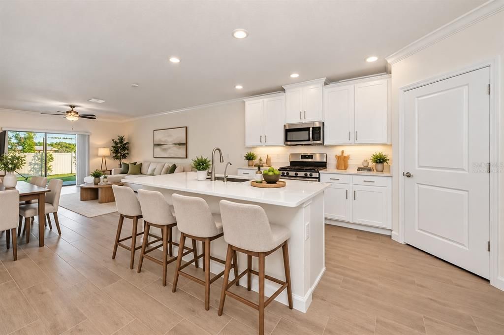 For Rent: $2,200 (2 beds, 2 baths, 1395 Square Feet)