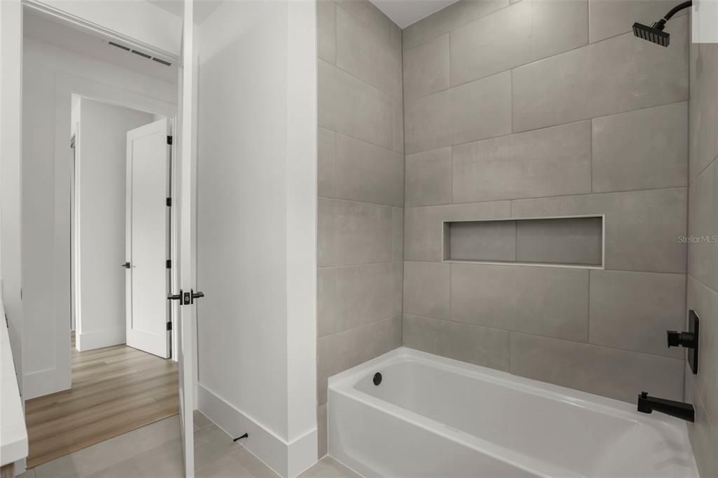 For Sale: $895,000 (4 beds, 3 baths, 2494 Square Feet)