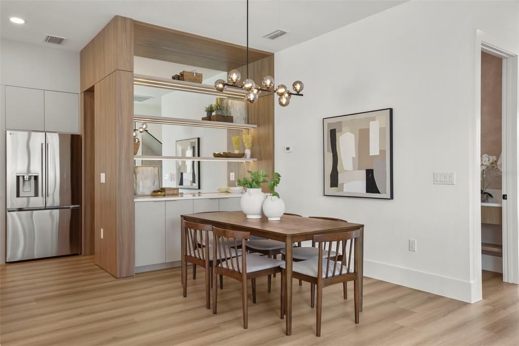 For Sale: $895,000 (4 beds, 3 baths, 2494 Square Feet)