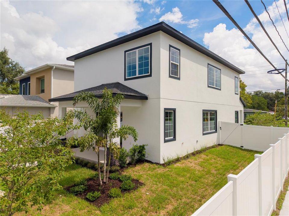 For Sale: $895,000 (4 beds, 3 baths, 2494 Square Feet)