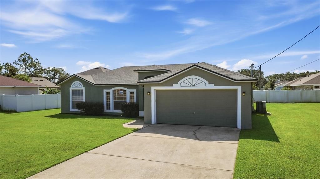 For Sale: $260,000 (3 beds, 2 baths, 1352 Square Feet)