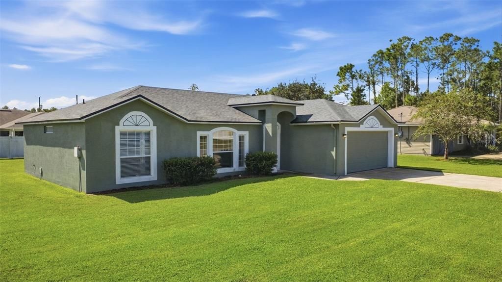 For Sale: $260,000 (3 beds, 2 baths, 1352 Square Feet)
