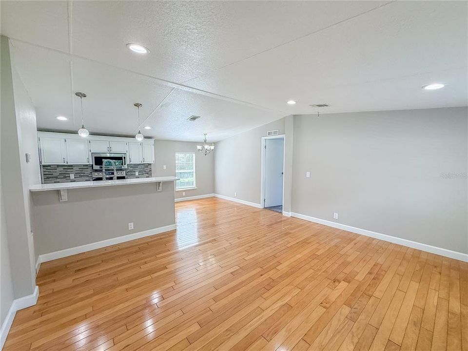 В аренду: $1,850 (2 спален, 2 ванн, 1012 Квадратных фут)