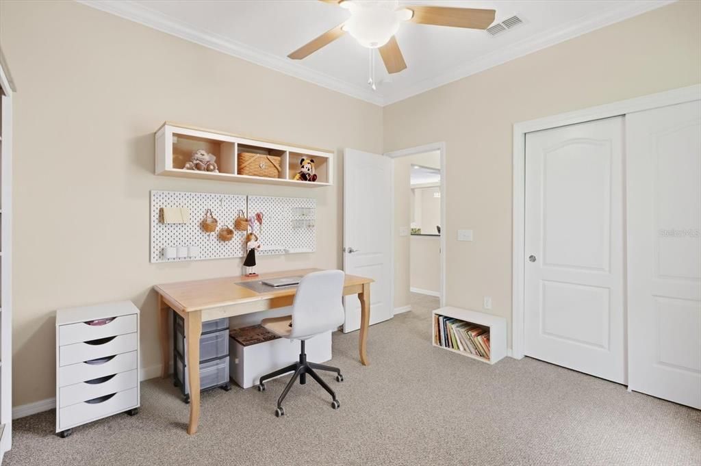 For Sale: $369,000 (3 beds, 2 baths, 1877 Square Feet)
