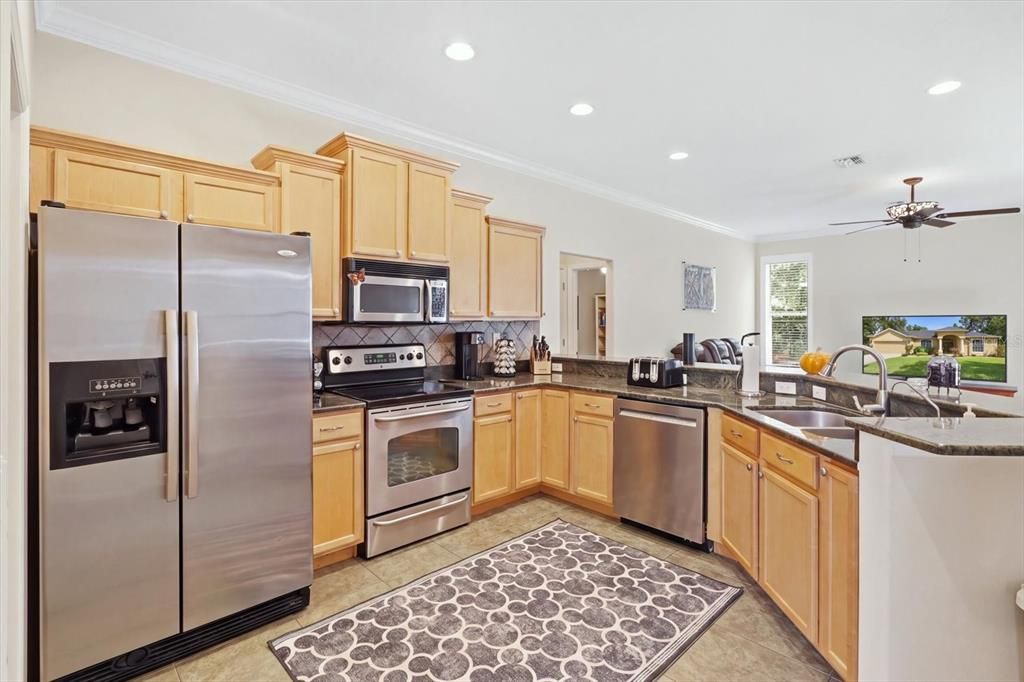 For Sale: $369,000 (3 beds, 2 baths, 1877 Square Feet)