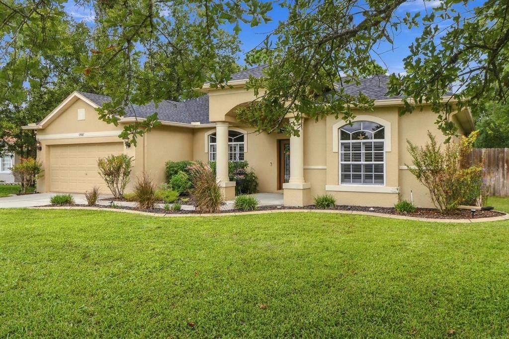 For Sale: $369,000 (3 beds, 2 baths, 1877 Square Feet)