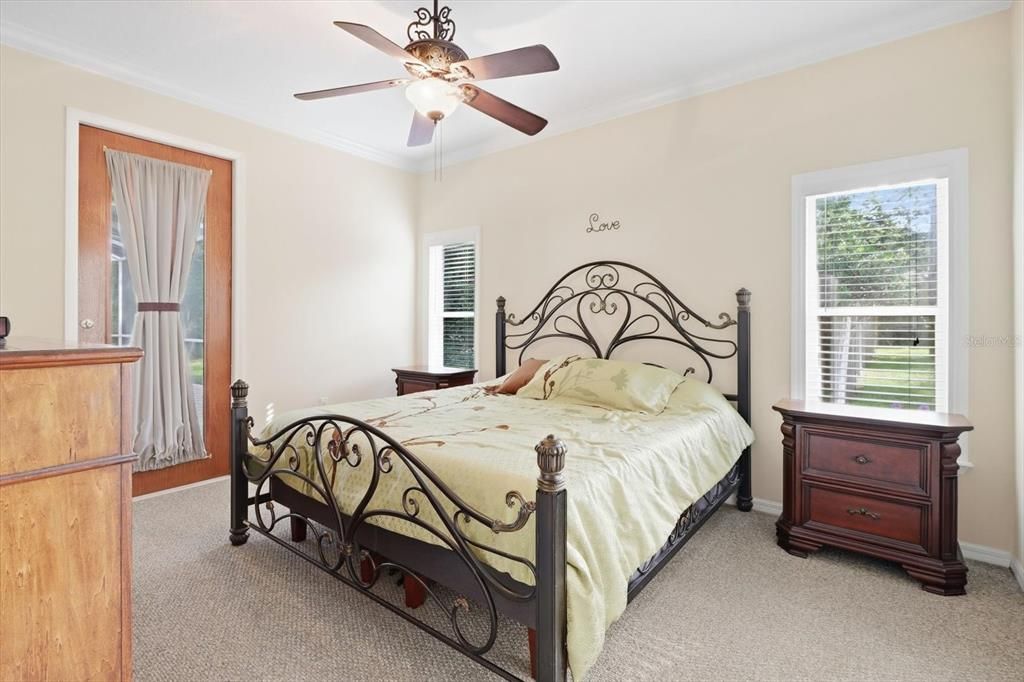 For Sale: $369,000 (3 beds, 2 baths, 1877 Square Feet)