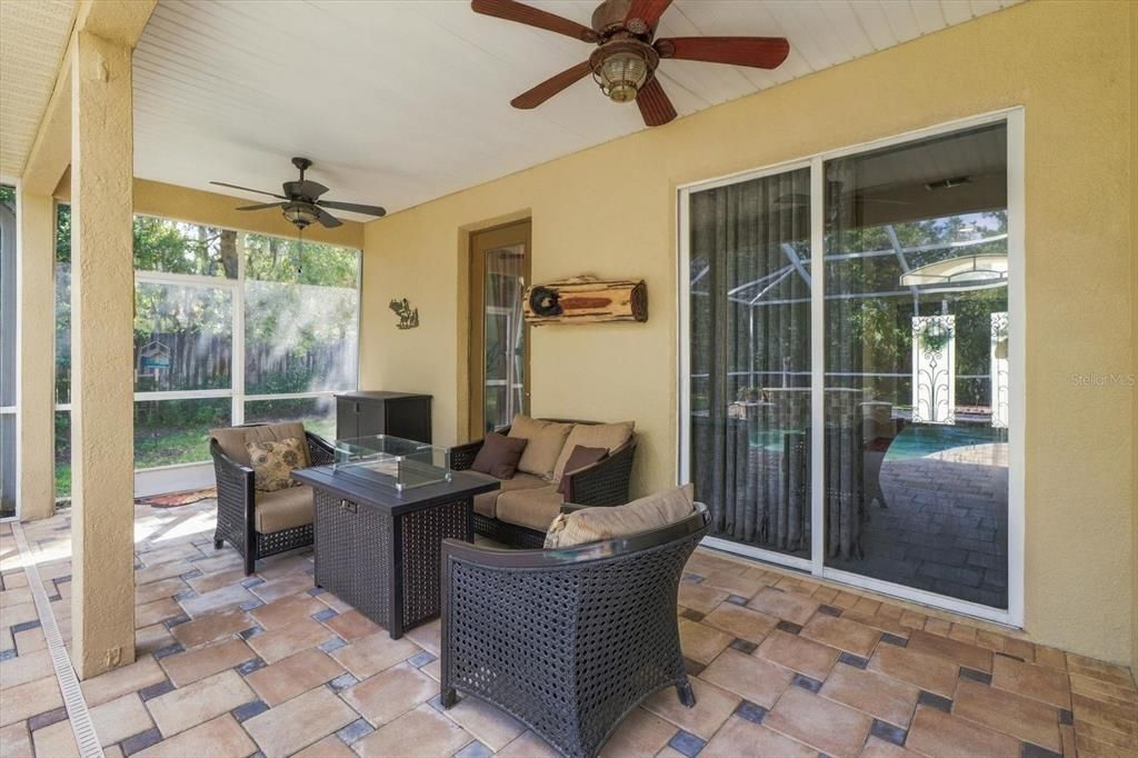 For Sale: $369,000 (3 beds, 2 baths, 1877 Square Feet)