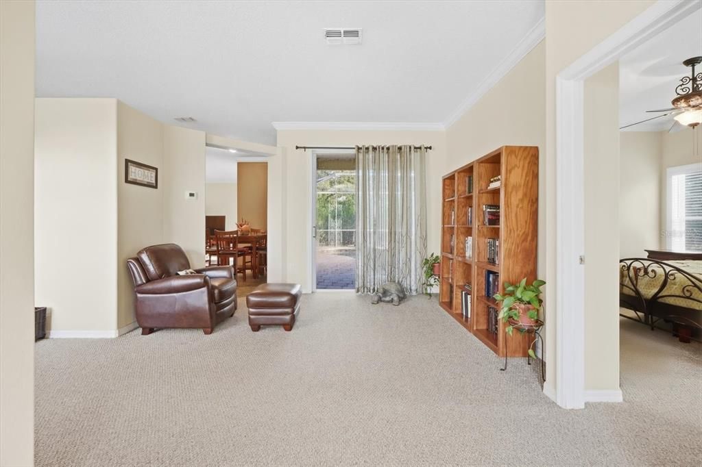 For Sale: $369,000 (3 beds, 2 baths, 1877 Square Feet)