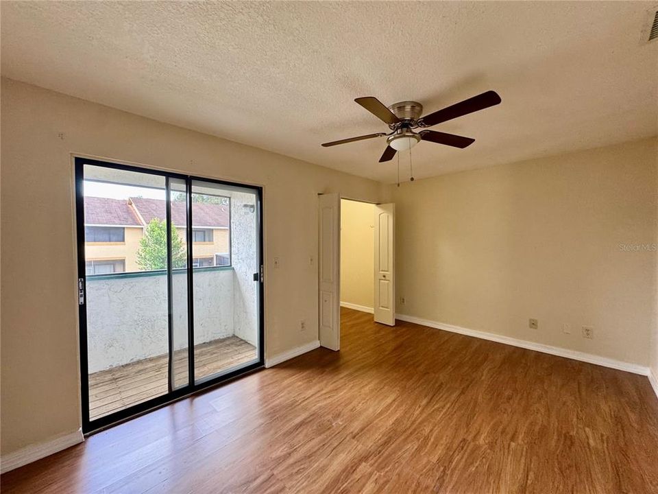 For Sale: $210,000 (2 beds, 2 baths, 1190 Square Feet)