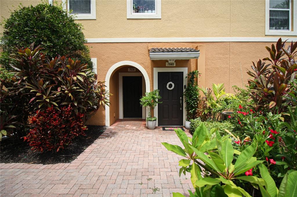 For Rent: $2,000 (3 beds, 2 baths, 1252 Square Feet)