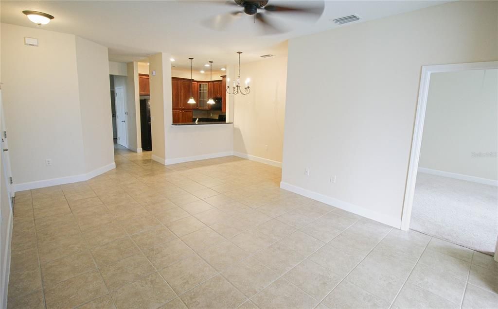 For Rent: $2,000 (3 beds, 2 baths, 1252 Square Feet)