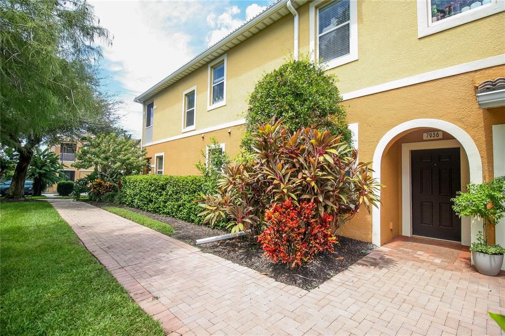 For Rent: $2,000 (3 beds, 2 baths, 1252 Square Feet)