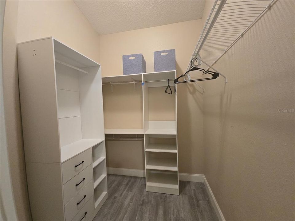For Sale: $359,900 (3 beds, 2 baths, 1562 Square Feet)