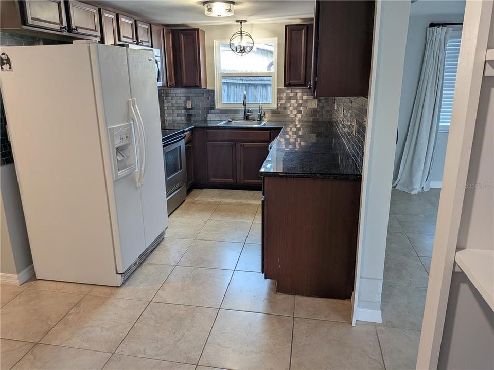 For Rent: $1,600 (2 beds, 2 baths, 1310 Square Feet)