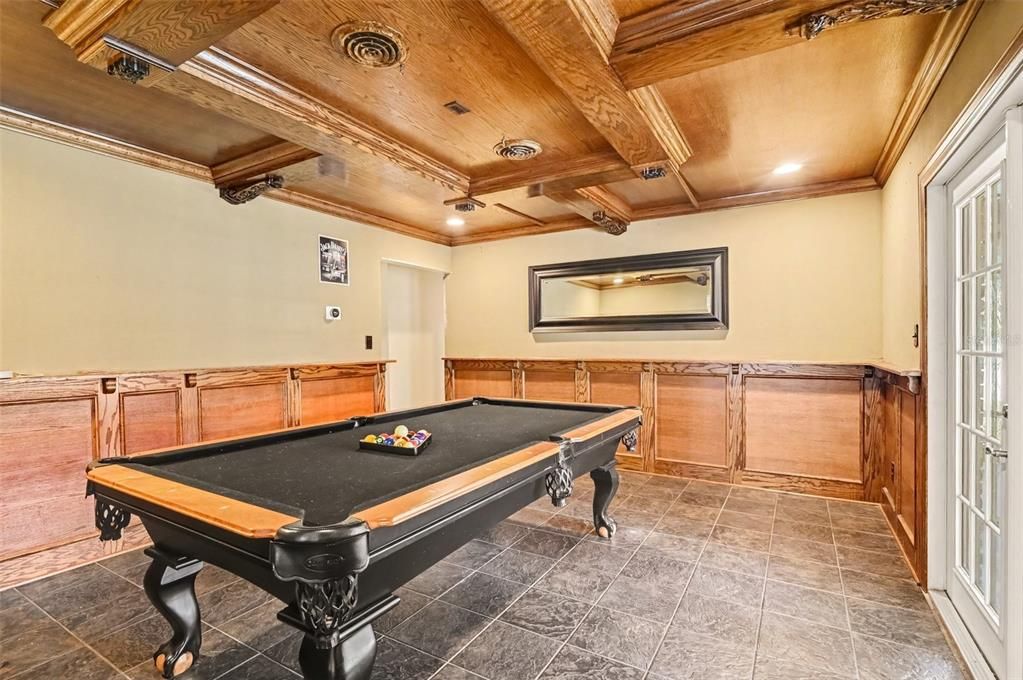 For Sale: $450,000 (3 beds, 2 baths, 1702 Square Feet)