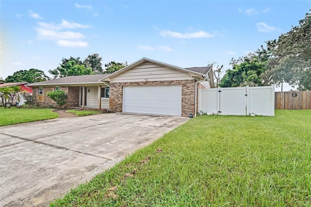 For Sale: $450,000 (3 beds, 2 baths, 1702 Square Feet)