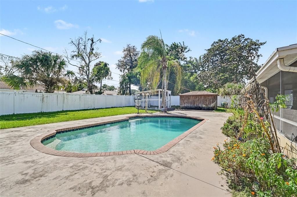 For Sale: $450,000 (3 beds, 2 baths, 1702 Square Feet)