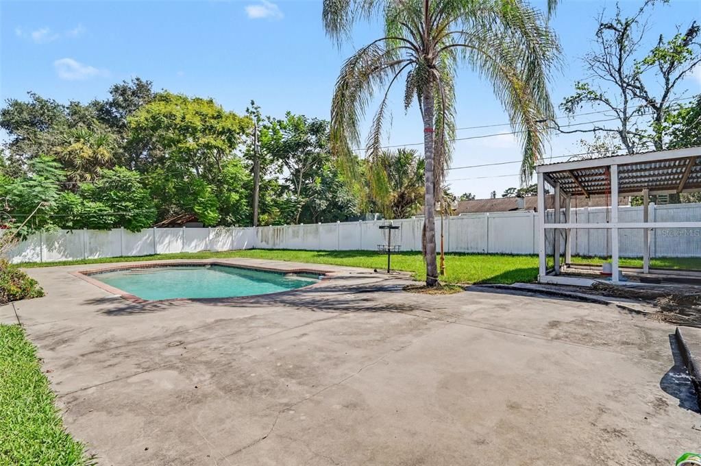 For Sale: $450,000 (3 beds, 2 baths, 1702 Square Feet)