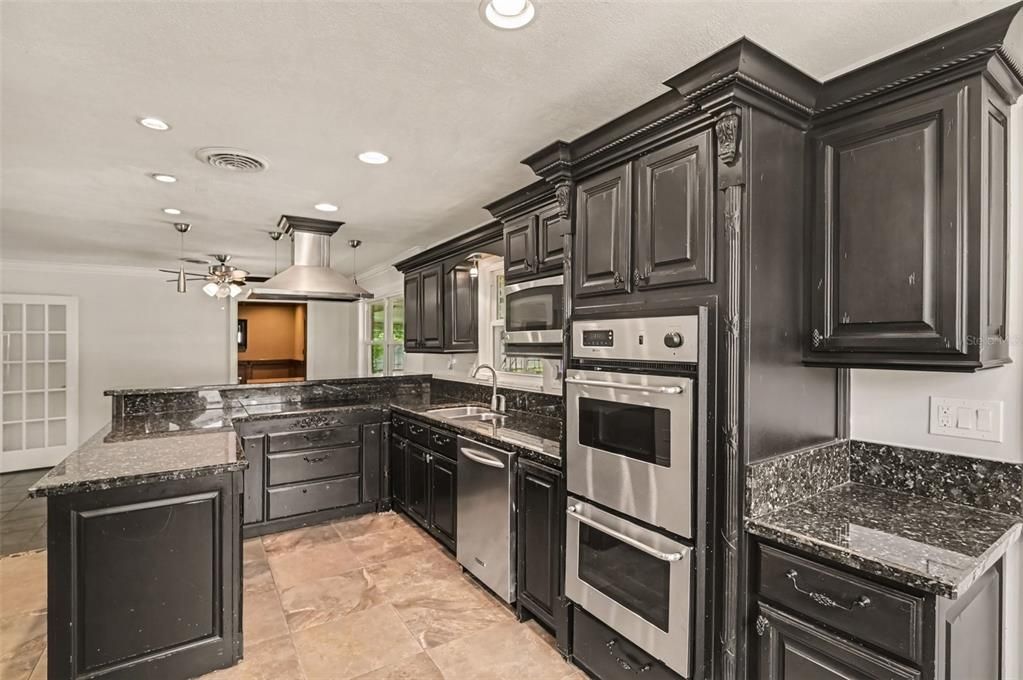 For Sale: $450,000 (3 beds, 2 baths, 1702 Square Feet)