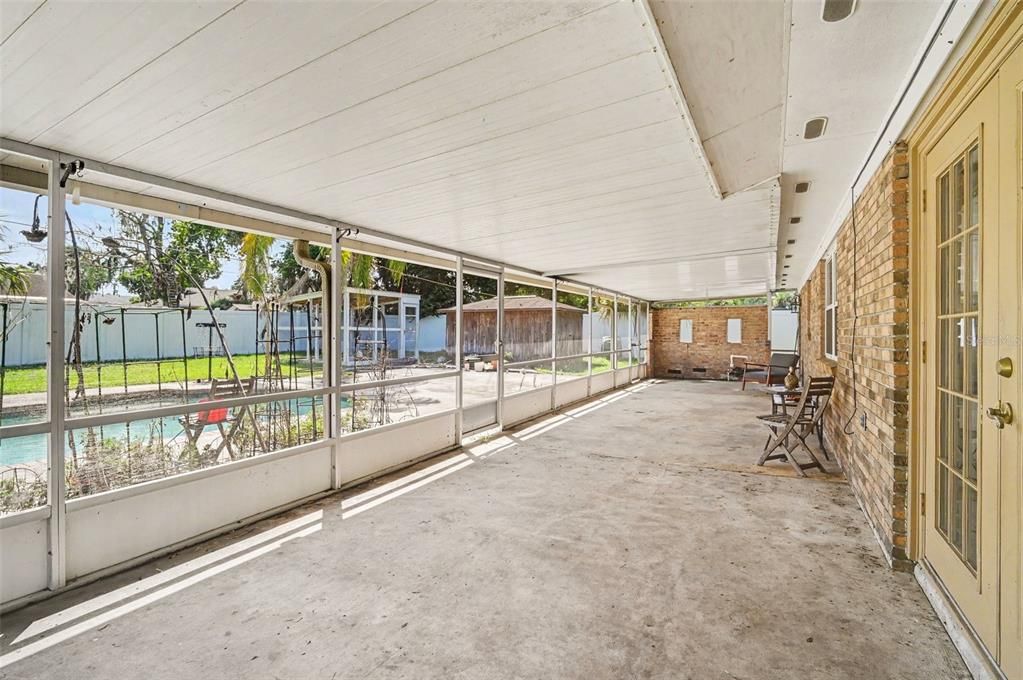 For Sale: $450,000 (3 beds, 2 baths, 1702 Square Feet)