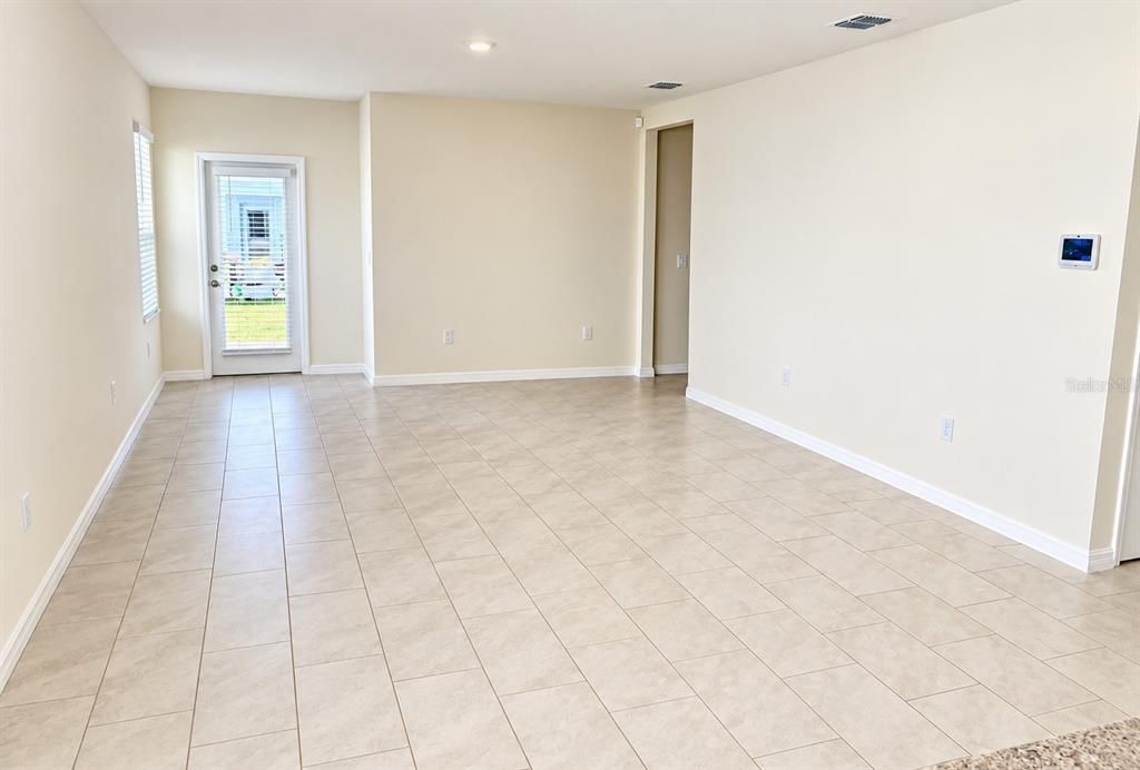 For Rent: $2,200 (4 beds, 2 baths, 1688 Square Feet)