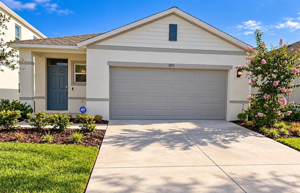 For Rent: $2,200 (4 beds, 2 baths, 1688 Square Feet)