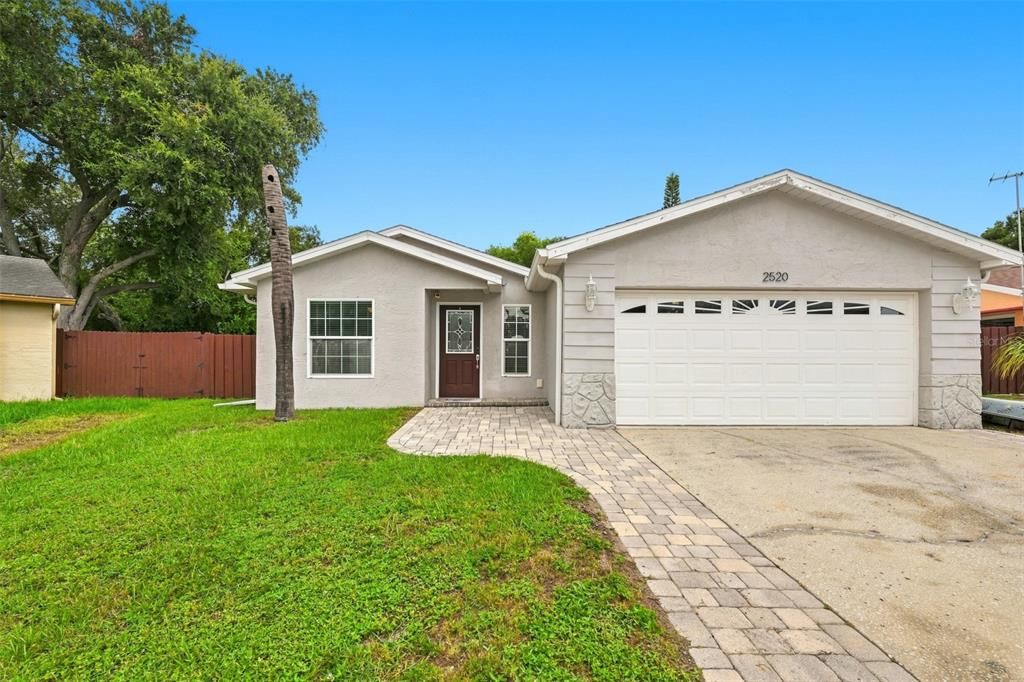 En Venta: $569,900 (4 camas, 2 baños, 1968 Pies cuadrados)