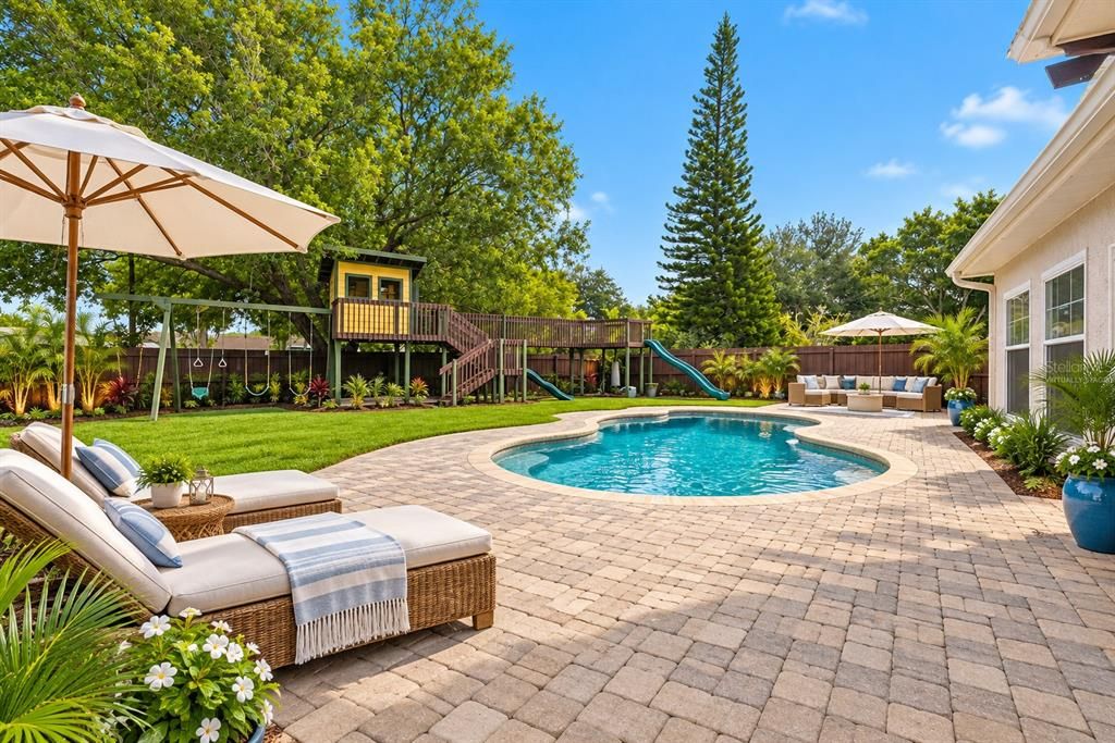 En Venta: $569,900 (4 camas, 2 baños, 1968 Pies cuadrados)