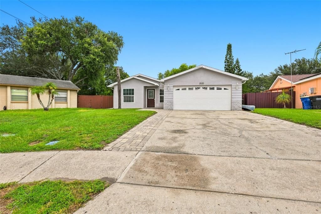 En Venta: $569,900 (4 camas, 2 baños, 1968 Pies cuadrados)