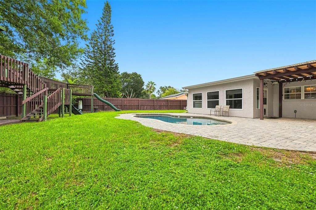 En Venta: $569,900 (4 camas, 2 baños, 1968 Pies cuadrados)