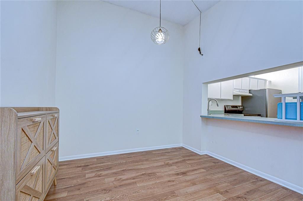 En Venta: $185,000 (2 camas, 2 baños, 979 Pies cuadrados)
