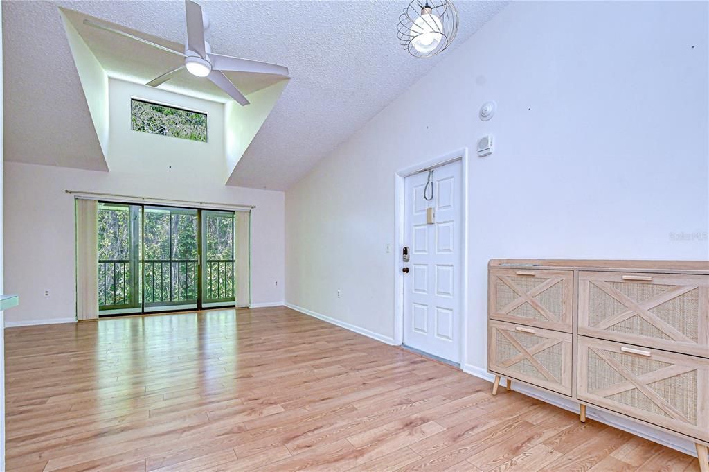 En Venta: $185,000 (2 camas, 2 baños, 979 Pies cuadrados)
