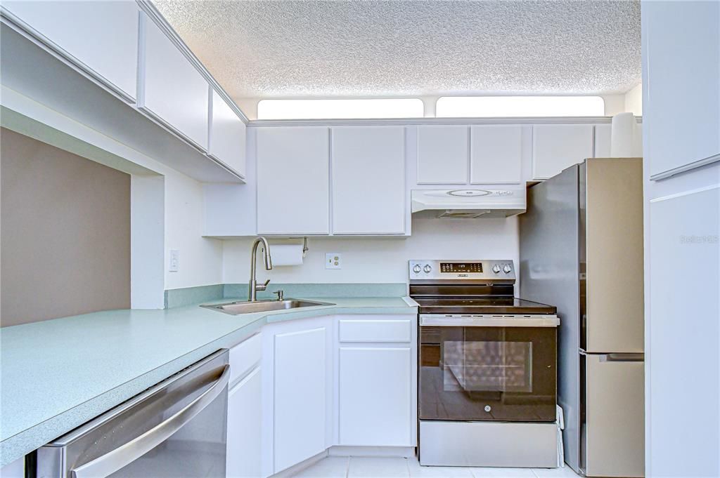 En Venta: $185,000 (2 camas, 2 baños, 979 Pies cuadrados)