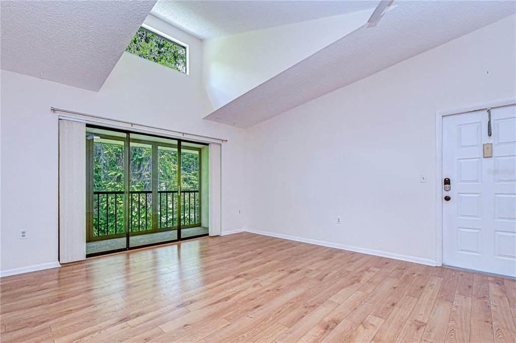 En Venta: $185,000 (2 camas, 2 baños, 979 Pies cuadrados)