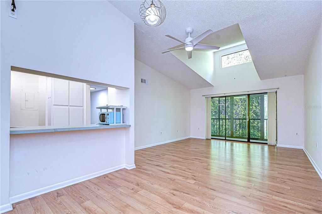 En Venta: $185,000 (2 camas, 2 baños, 979 Pies cuadrados)
